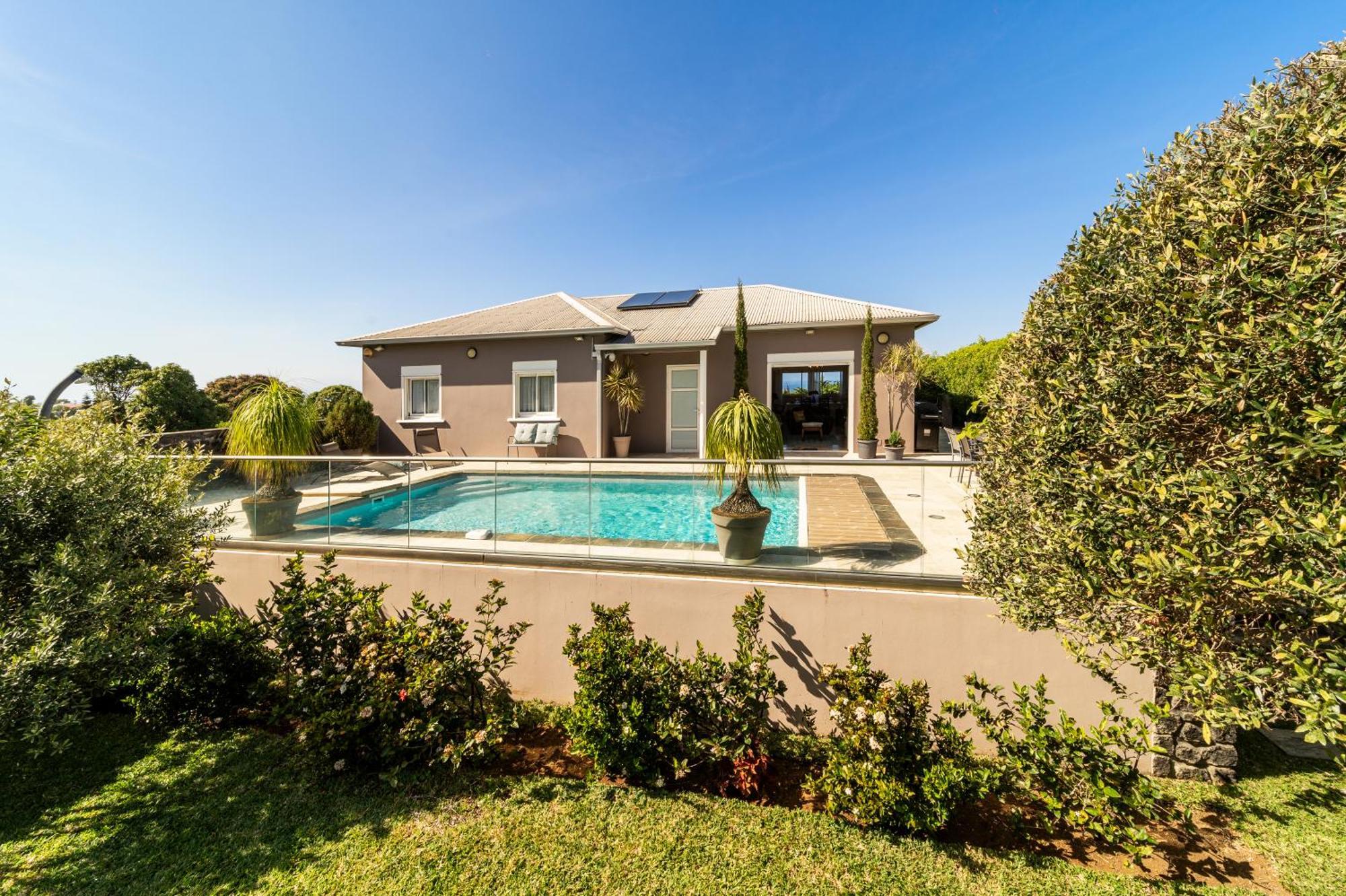 Villa Avec Piscine Vue Mer Et Montagne, En Pleine Nature 생조세프 외부 사진